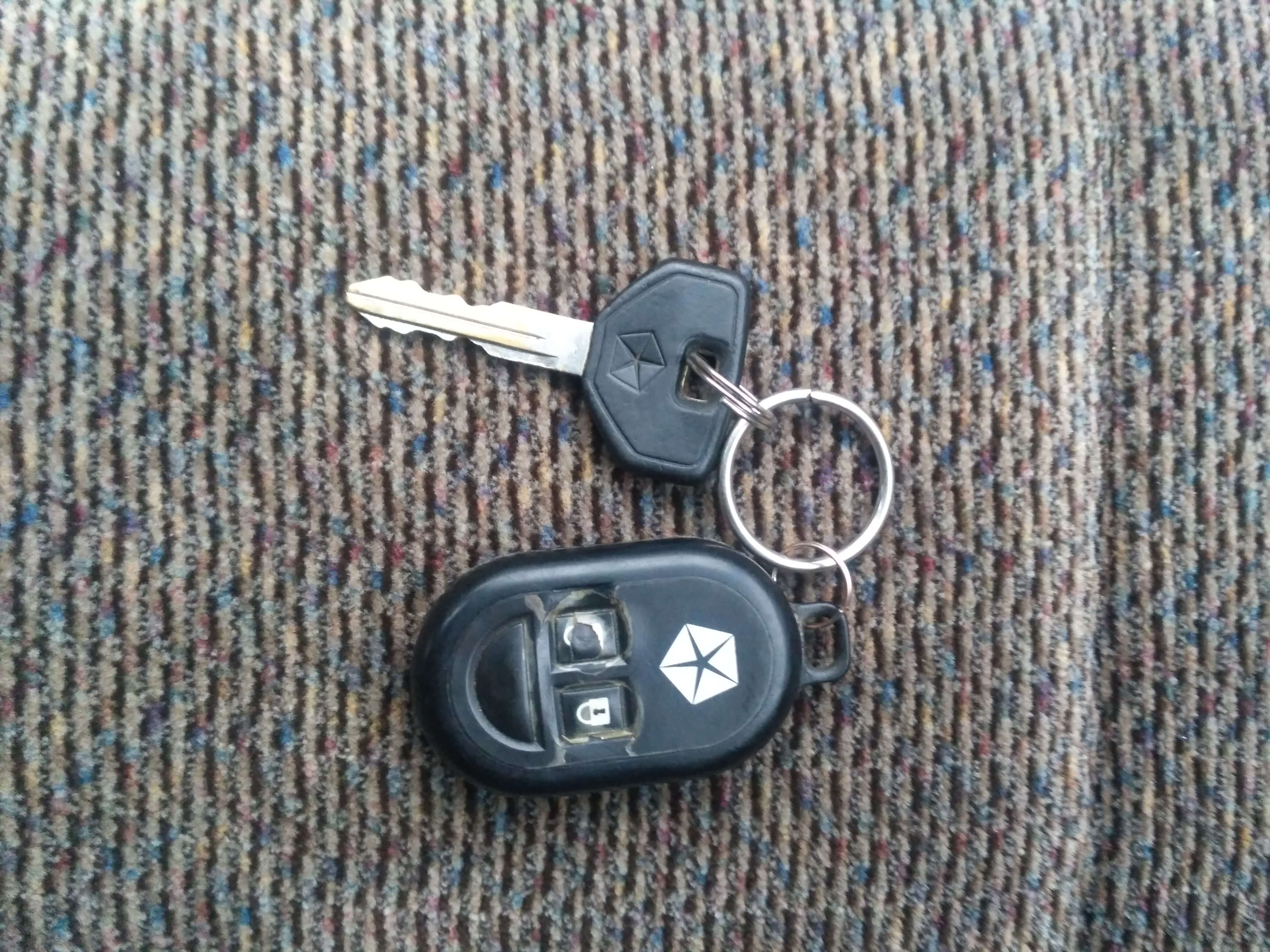 Ключ и родной брелок Chrysler Stratus 1994 1998