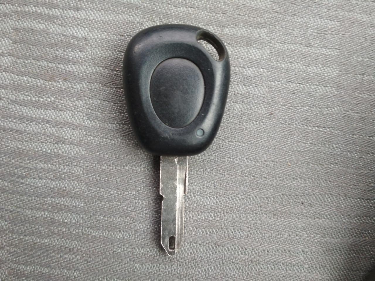 Рено Меган 2 ключ от авто 4