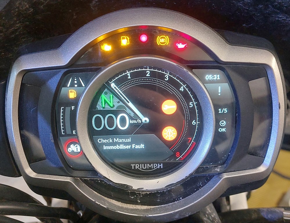 Dash Triumph Street Scrambler 1200
