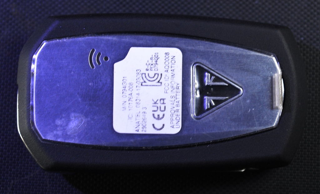 Smart key Triumph FCC ID AQO008